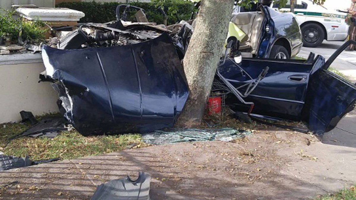 Teen dies in car crash that left four others wounded in Kendale Lakes fw.to/46RHIZk?utm_me… https://t.co/kmPJktyJDw