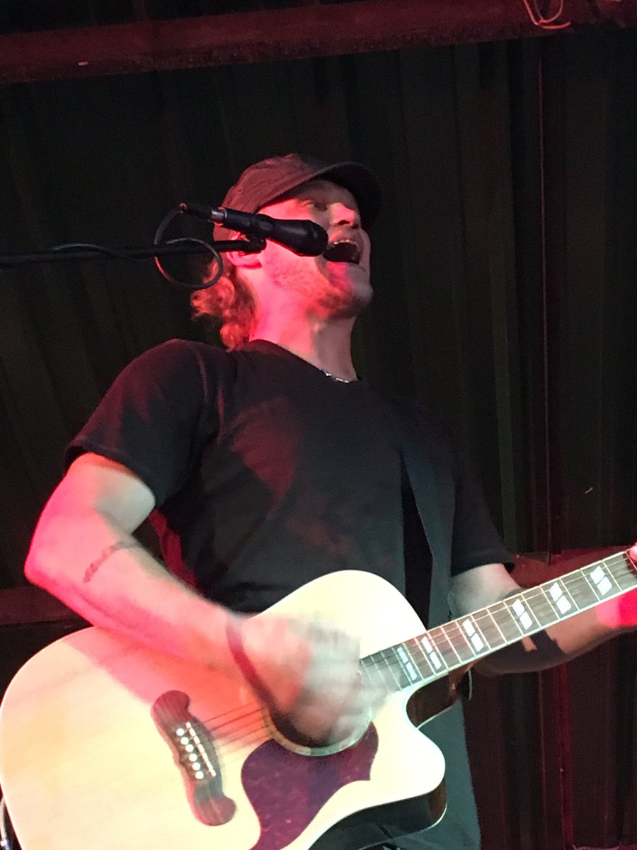 msBuckyfan's tweet photo. Happy Birthday 2 my friend @ducky_medlock hope you have a great day! If y'all haven't heard his music go give this guy a like u want be sad https://t.co/RwSDIqEkUH