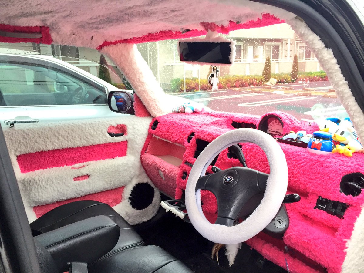 Sakipon 今日でbb降りました 車の事なんて全く無知だけど が好きで探し出した愛車 ド派手な内装がやけに落ち着いて 自作の内装だからすごいって 言われるのが嬉しくて 痛い思いさせちゃったことも あったけどほんとよく 頑張ってくれた最高の相棒