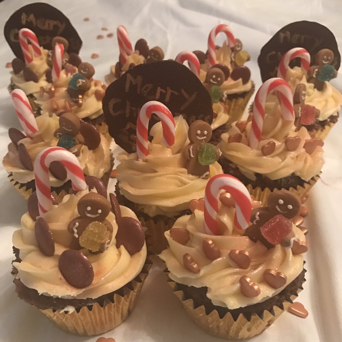 LouBaraDa's tweet image. Gingerbread cup cakes #Christmas #gingerbread