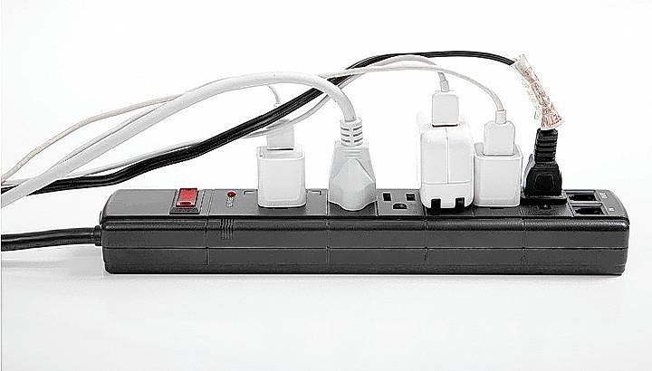 remaxkat's tweet photo. Don't forget to unplug unessential electronics when on vacation to save money! #SpringHomes https://t.co/MtJMHp7Ak5