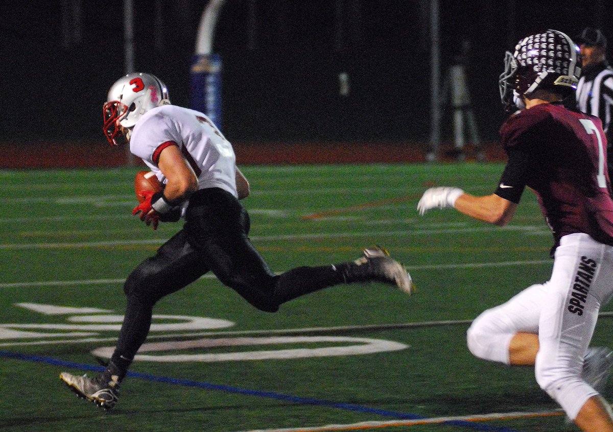 DirectRays's tweet photo. All he does is #ScoreTouchdowns #MattPires sotra like NFL great Chris Carter in that sense. 1 of 3 he scored in Somers romp of Burnt Hills https://t.co/Zib06sTMdi