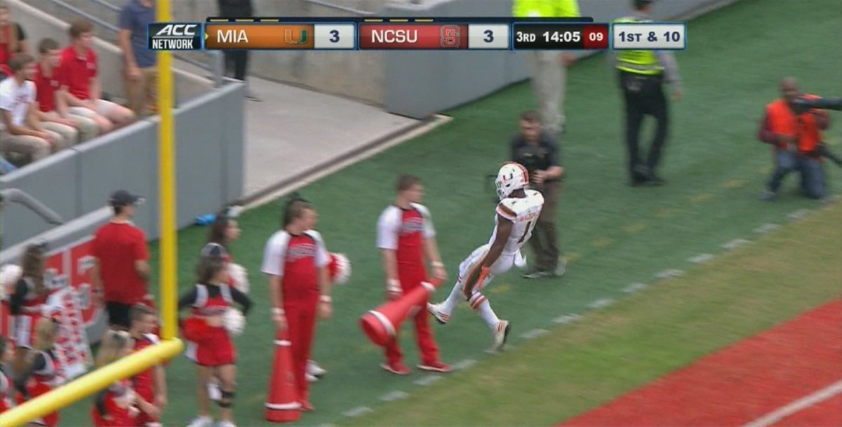 WALTON LEADS THE WAY!  The Canes RB with 3 touchdowns as Miami beats NC State... bit.ly/2gvpiYd?utm_me… https://t.co/4rZj3iKlan