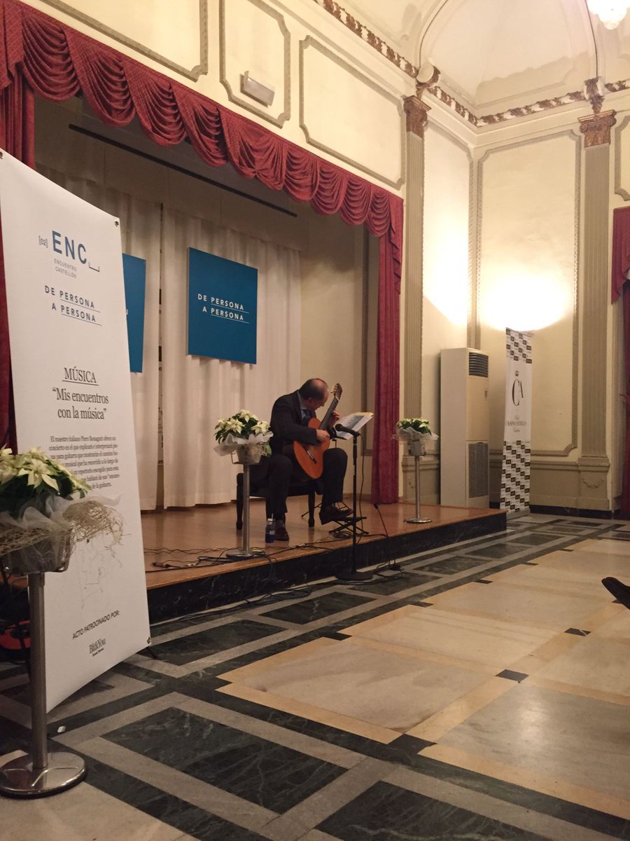 ENCastellon's tweet photo. #pierobonaguri #ENC16 #encuentrocastellon2016 #musica #castellon "para encontrarse ¿ es necesario estar de acuerdo en todo? Creo que no" https://t.co/uCnT27Japx