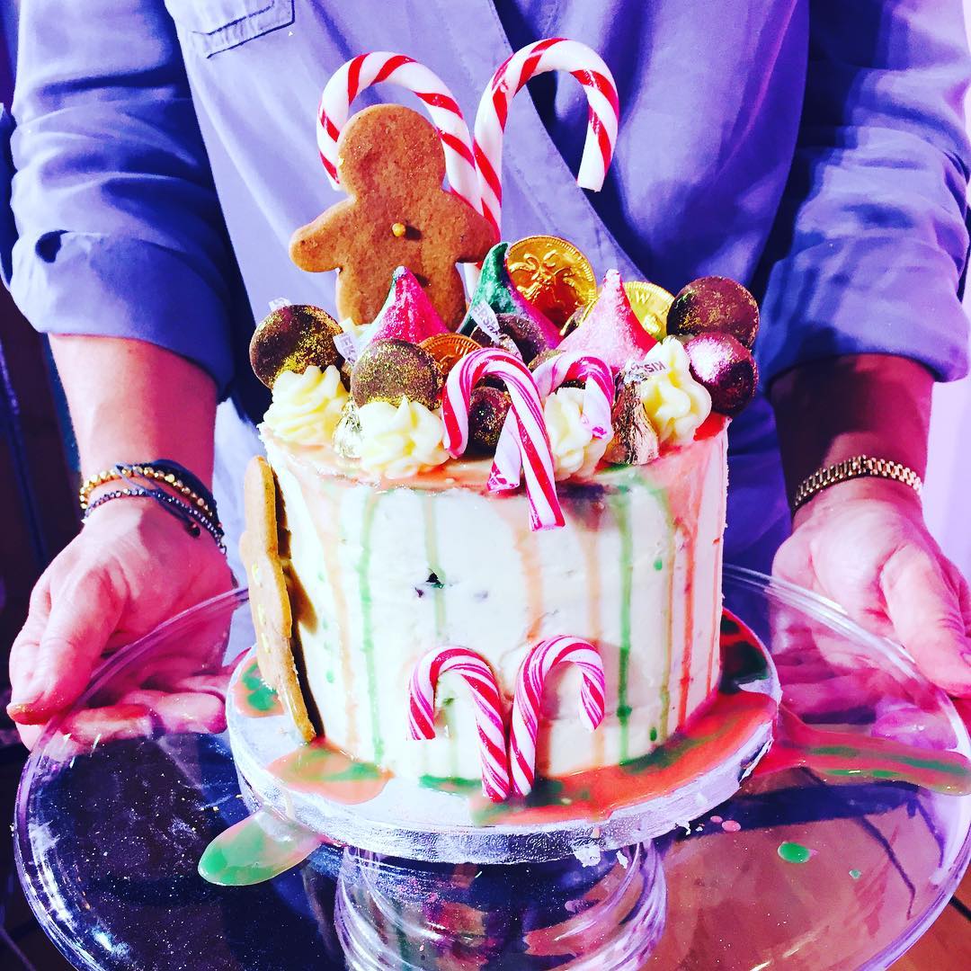 JoanneWheatley's tweet photo. Check out "DRIP Celebration Cake Class" with GBBO's Jo Wheatley" @CakeAndBakeShow https://t.co/QCH1dahBbc #CANDBLDN #CANDBMANC #GBBO #FunDay https://t.co/TQwhS6EISh