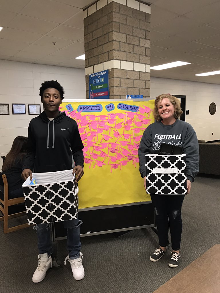 tbblount3's tweet photo. College Application week CHS students are college bound!! https://t.co/2qEWZv2jAC