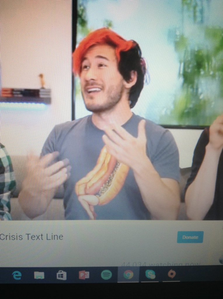 LeslieFranz7's tweet photo. When the hotdog matches your sexiness. @markiplier #bummblebutt https://t.co/1mcH5S9B1e