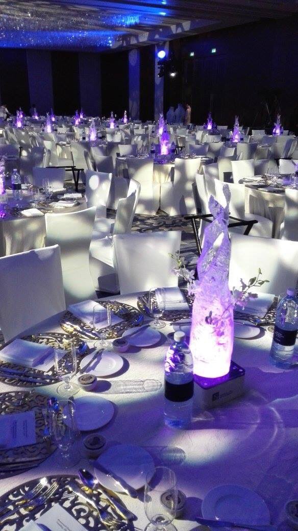 TableArtUAE's tweet image. A stunningly sophisticated environment with the #florist UpScale &amp;amp; Posh, to help Abu Dhabi Terminals celebrate their anniversary. #TableArts
