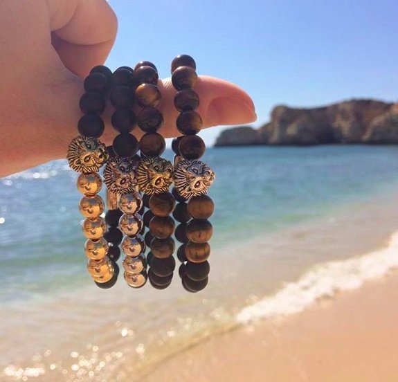 BeshcaShop's tweet photo. We have given away over 3000 bracelets 🔥 FREE ($0) Just Pay Shipping Cost 🔥
GET YOURS HERE:
https://t.co/by373xhJK2 https://t.co/Mq6fBZKPjB