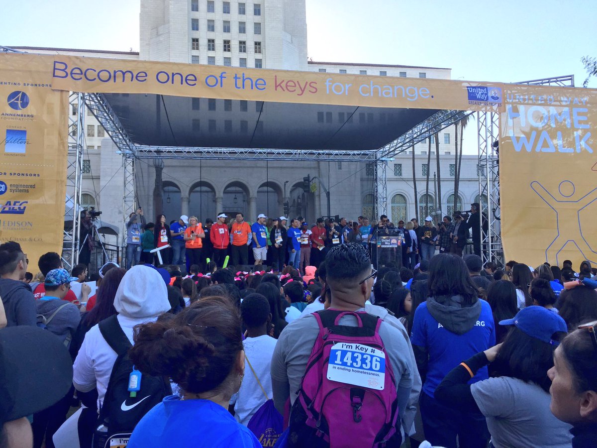 LACountyDHR's tweet photo. We joined @CountyofLA, @mridleythomas, & @LAUnitedWay at #HomeWalk2016 in our continued fight to #endhomelessness. #mydayinla #teamlacounty https://t.co/qY5V0ZClu2