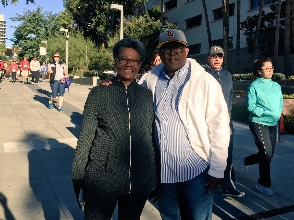 LACountyDHR's tweet photo. We joined @CountyofLA, @mridleythomas, & @LAUnitedWay at #HomeWalk2016 in our continued fight to #endhomelessness. #mydayinla #teamlacounty https://t.co/qY5V0ZClu2
