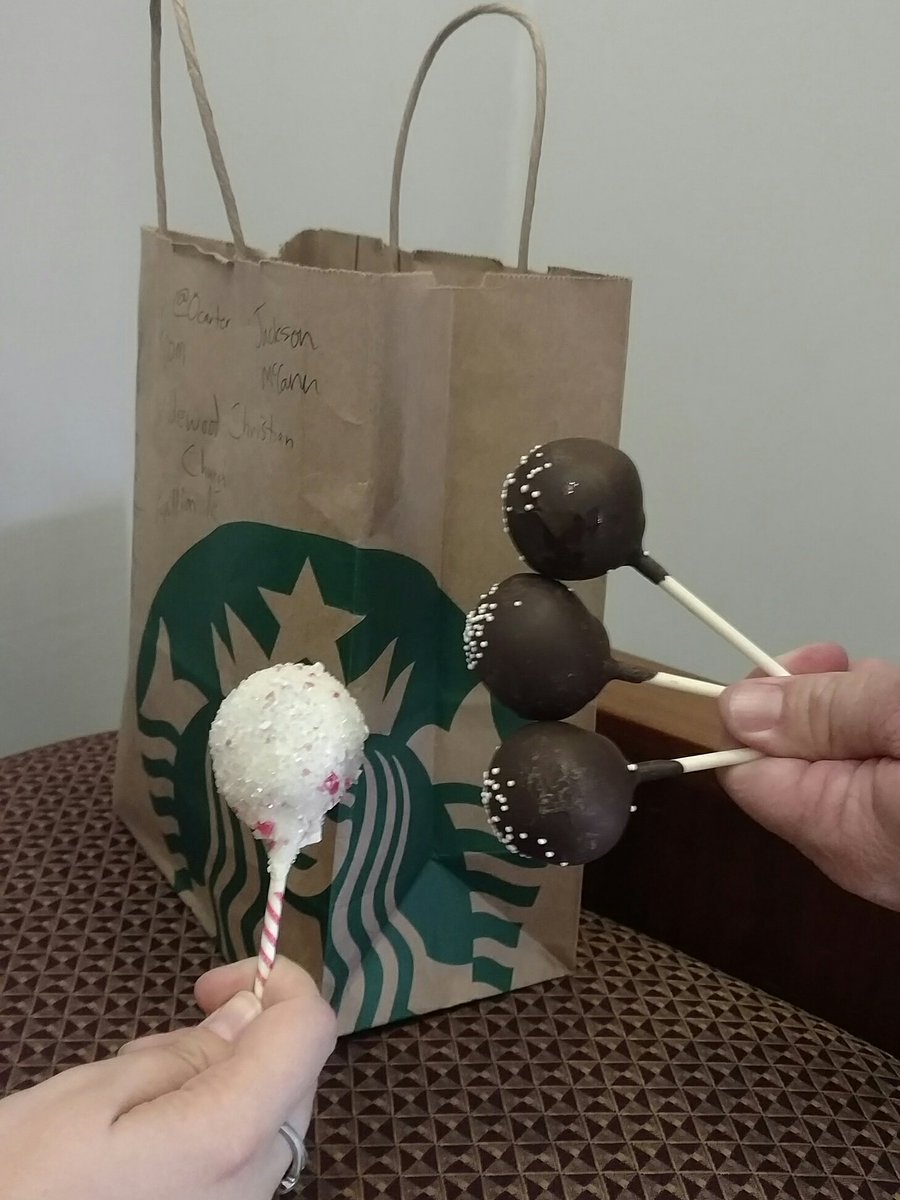jg_norton's tweet photo. @bobgoff come meet our group during this last session at #Oasis2016 . We have cake pops for you https://t.co/GQgmO9O79l