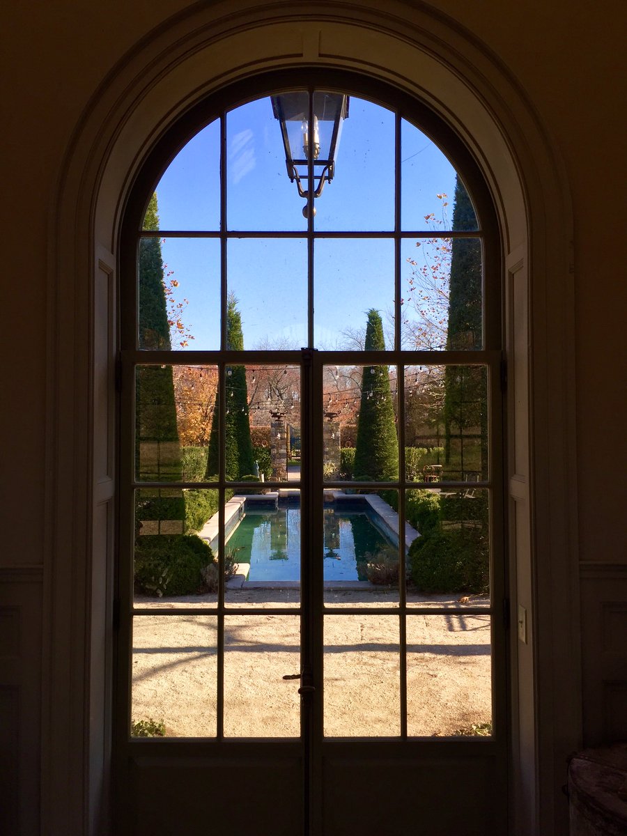 WordsMusicLife's tweet photo. Much of the recording process is boring. And I forgot to bring a book. So a walk out to the Orangery is in order. #BringYourFamilyToWork https://t.co/hcuYy3Zo7p