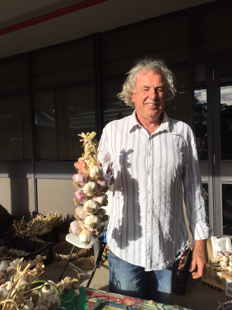 Good Morning Canberra! This week we welcome back Brian from Gumly Garlic with his hand braided garlic. Open to 11.30