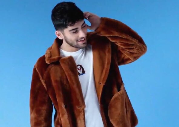 I'm voting for <a href="/zaynmalik/">zayn</a> for New Artists of the year Un-Leashed by <a href="/TMobile/">T-Mobile</a> #AMAs
