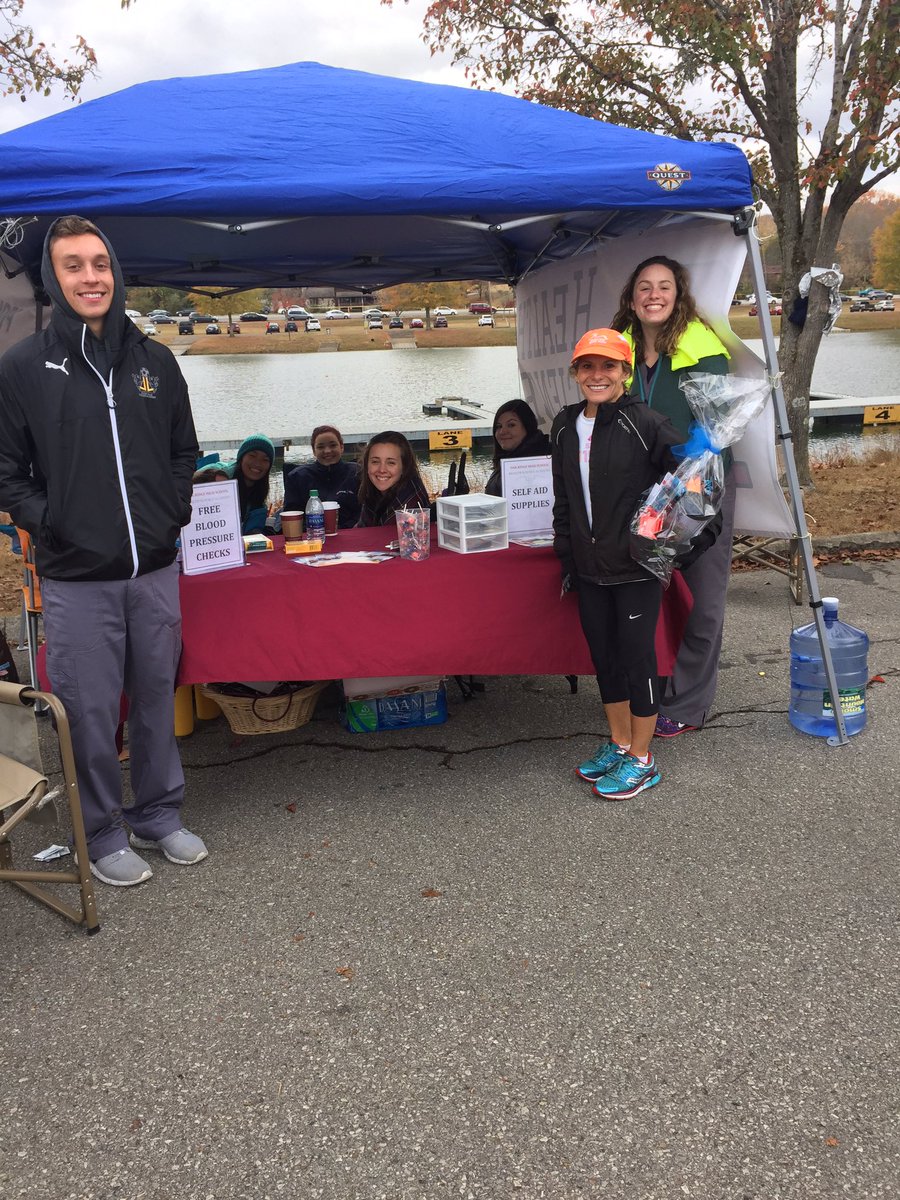 Oak Ridge Health Science interns bringing it in with Ms. Henry makes us smile! #SecretCityHalfMarathon #OakRidgeIs ...