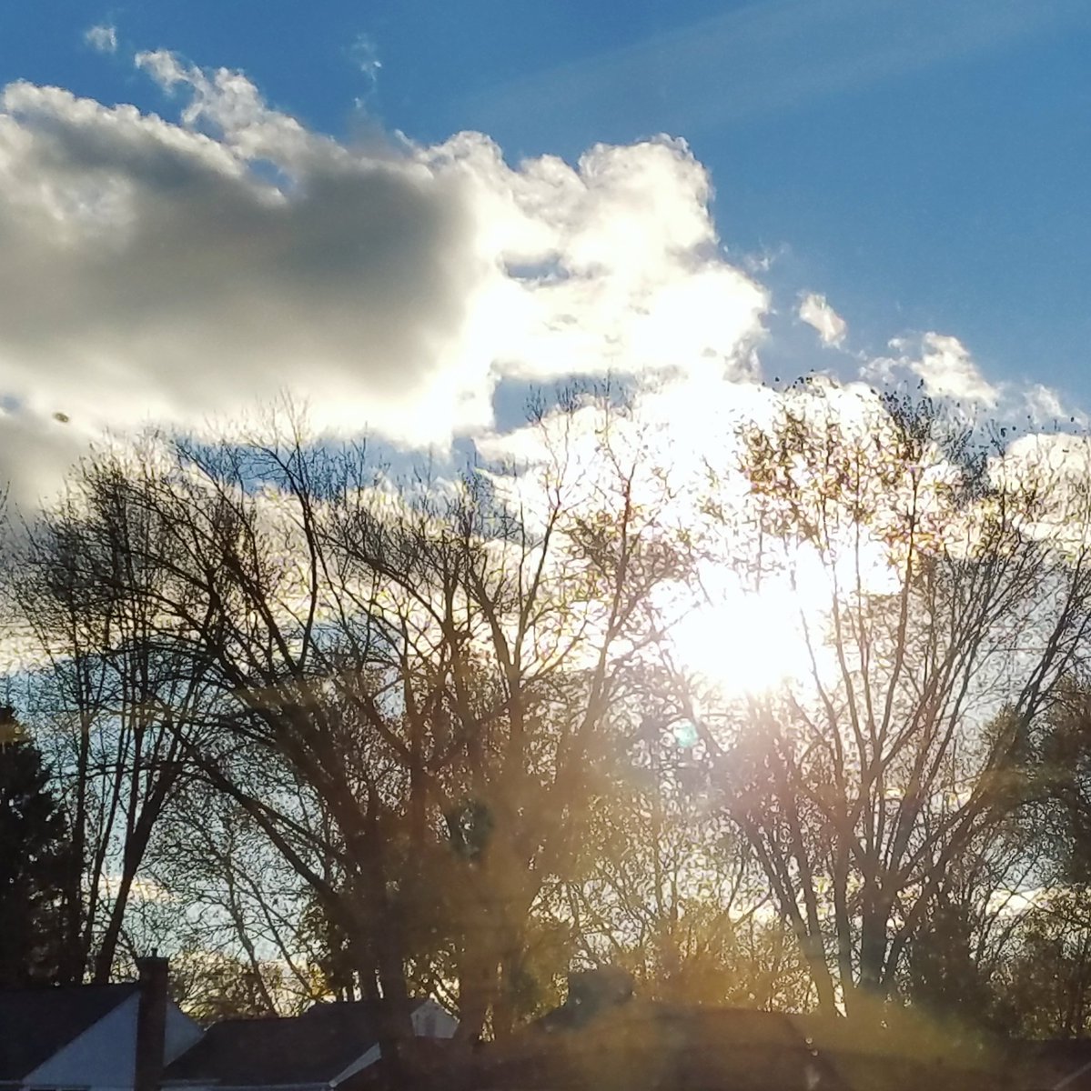 missmeganrenne's tweet photo. Crazy cool view of the sky from the classroom right now! ββ
#cloudyskies #fallinillinois #washingtonsps5 https://t.co/Oz7R5TUijy