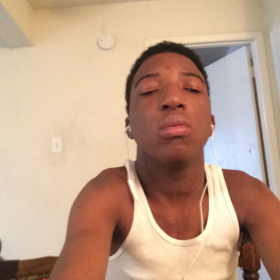 1iamcjbarfield_'s tweet photo. I wake Up every morning said. My prayers 🙏 I Go Hard #MiltonFrankRecords 
#BloodLineSolid https://t.co/Gppvl8urQN
