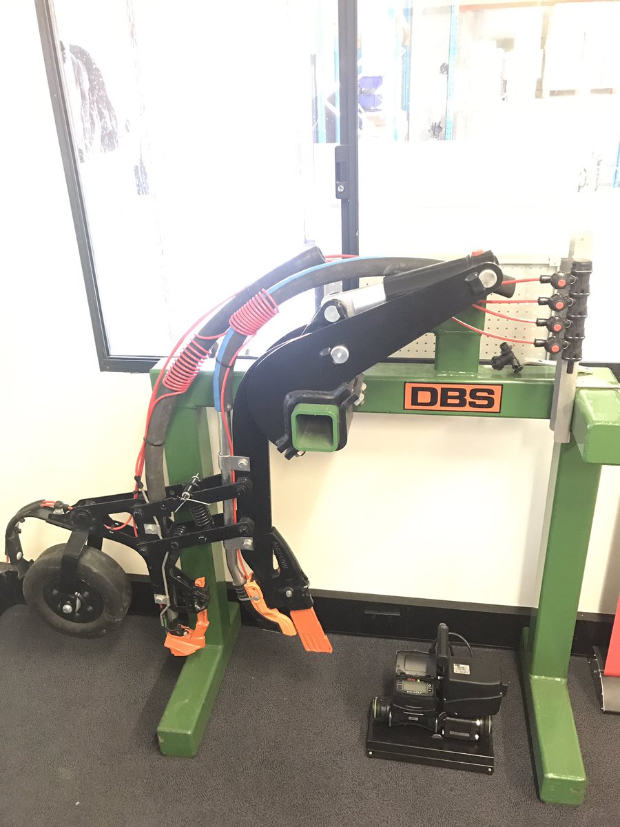 oz_farmer_nerd's tweet photo. Great to meet the guys at Furrow Management Systems and have a look at what they're doing and where we can help @YoungJason76 @topconag https://t.co/BJPE78FWyl