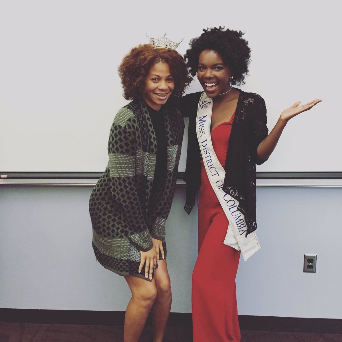 theoriginal__lo's tweet photo. Preliminaries coming up, stay tuned ππΈπΎ #MissDC #SoonToBeMissAmerica #Queenlo #model #pageantgirl https://t.co/gHe7Pwvbnh