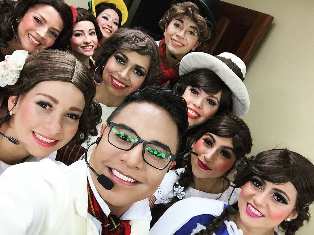 alexartsdance's tweet photo. #Estreno #Musical #LaEstrellaDeNavidad #Artistas @IRTRAfelicidad 😊👏❄️❄️🎅🏻 https://t.co/NtTlC2zOVG