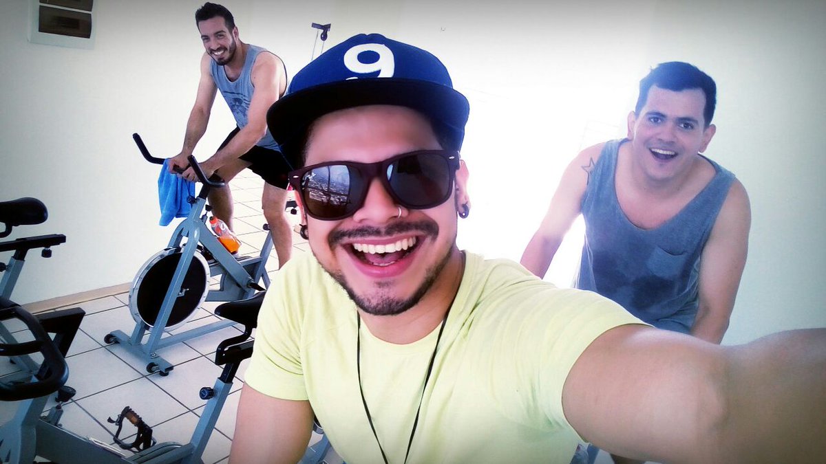 odominguez17's tweet image. Amigos que se convierten en familia #diadecardio #familiadisfuncional  🇨🇴🇧🇷🇨🇱🇨🇺