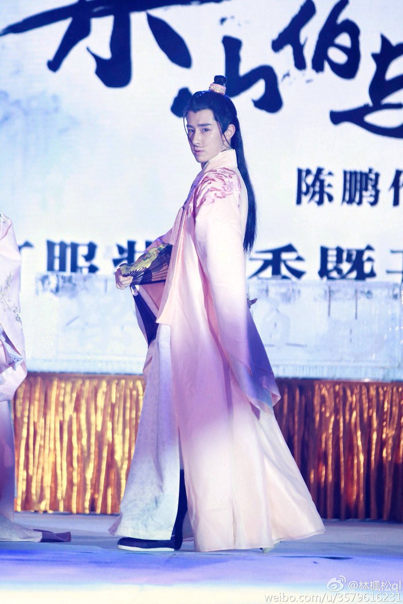 FengSong1th's tweet photo. Trans Weibo 
161119
มาแว้วว งานที่น้องไปวันนี้ 
ไม่ค่อยได้เข้าขอโทษทีนะค้าาา https://t.co/EL5W3XIxjM