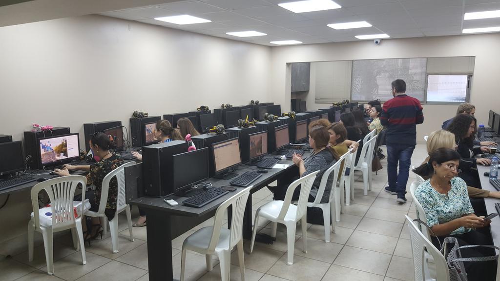 ITLSLB's tweet photo. Beirut Baptist School #Office365 training 
#Microsoftlb #education #MSFTEDU https://t.co/icHvIB7jR7