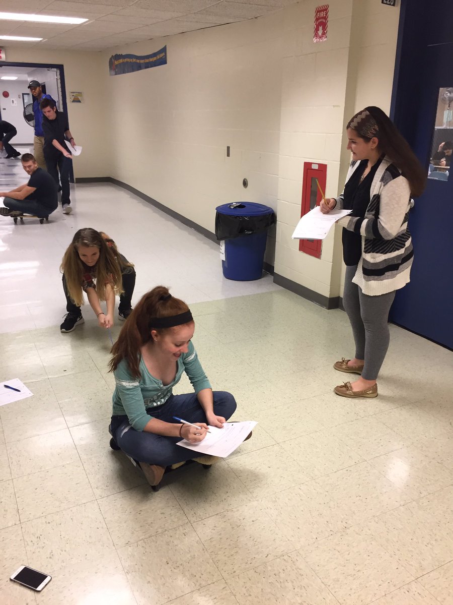 Eastridge_EICSD's tweet photo. Some hands-on learning about motion and force #PhysicsFunFriday https://t.co/zTO0osSVJd
