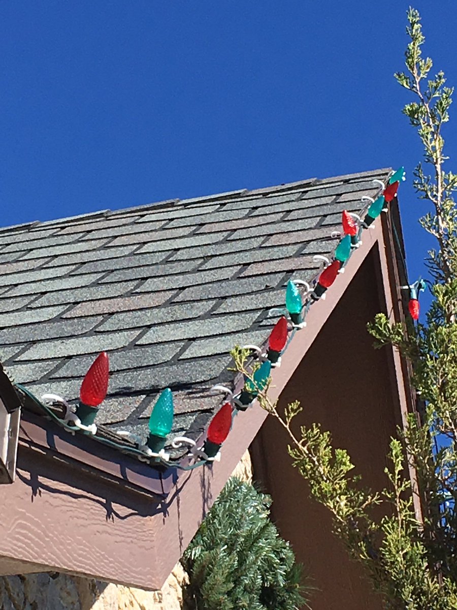 CleanCutCurbs's tweet image. Putting as many lights up as I can on weekends. Will until Christmas Eve if I need to. Call me!