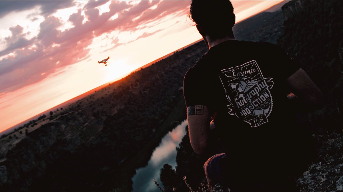 _LDGphotography's tweet photo. BE FREE 🍃
--------------------------
#photographer #film #team #amazing #work #cinematography #sunset https://t.co/E65sz41bGF