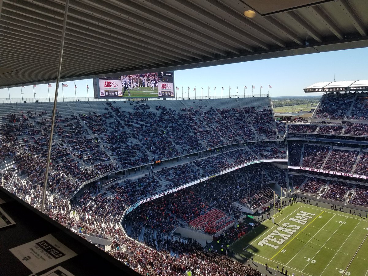 JeffWat7's tweet photo. #AggieFootball #BirdsUp Empty seats, can tell the Ags are coming off a loss late in year, maybe more 1st brisk, cool wknd TX deer season. https://t.co/dPLxTW7FMB