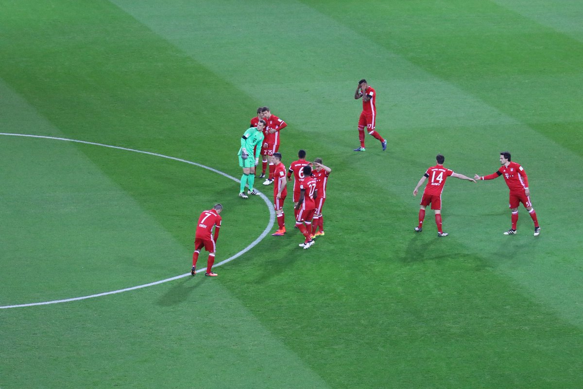 FCBayernES's tweet photo. ¡Vamos!
#BVBFCB https://t.co/G9Ed7zcgxG