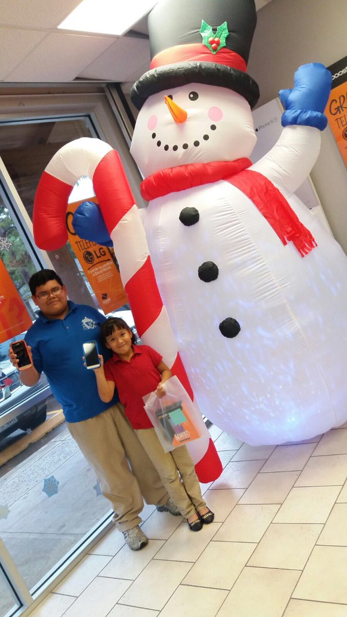 rogerwillspg's tweet photo. Always great 2 see a #whereyouatctx Family Plan🎉@boostmobile keeping siblings bonded at a young age😜 @johnfisbeck @JustinCapers @shawnatspg https://t.co/staaMSJSgO