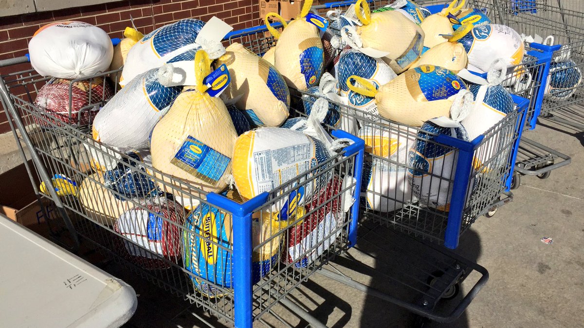 UNC_BearsBSB's tweet photo. Our guys are at the 47th Ave @Walmart today accepting turkeys &amp; $ donations for the Weld County Food Bank #communitybears https://t.co/07nIB7wQxa