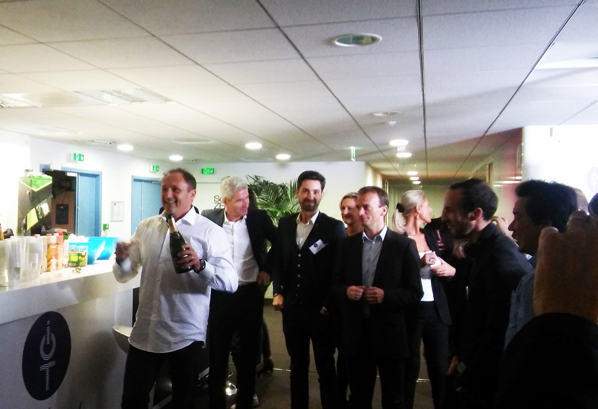 sigfox's tweet photo. ✅  Raise €150 million in funding
✅  Meet the French President @Elysee 
✅  Celebrate ! 😀 🍾 🎉 https://t.co/KVFMnMCUHs