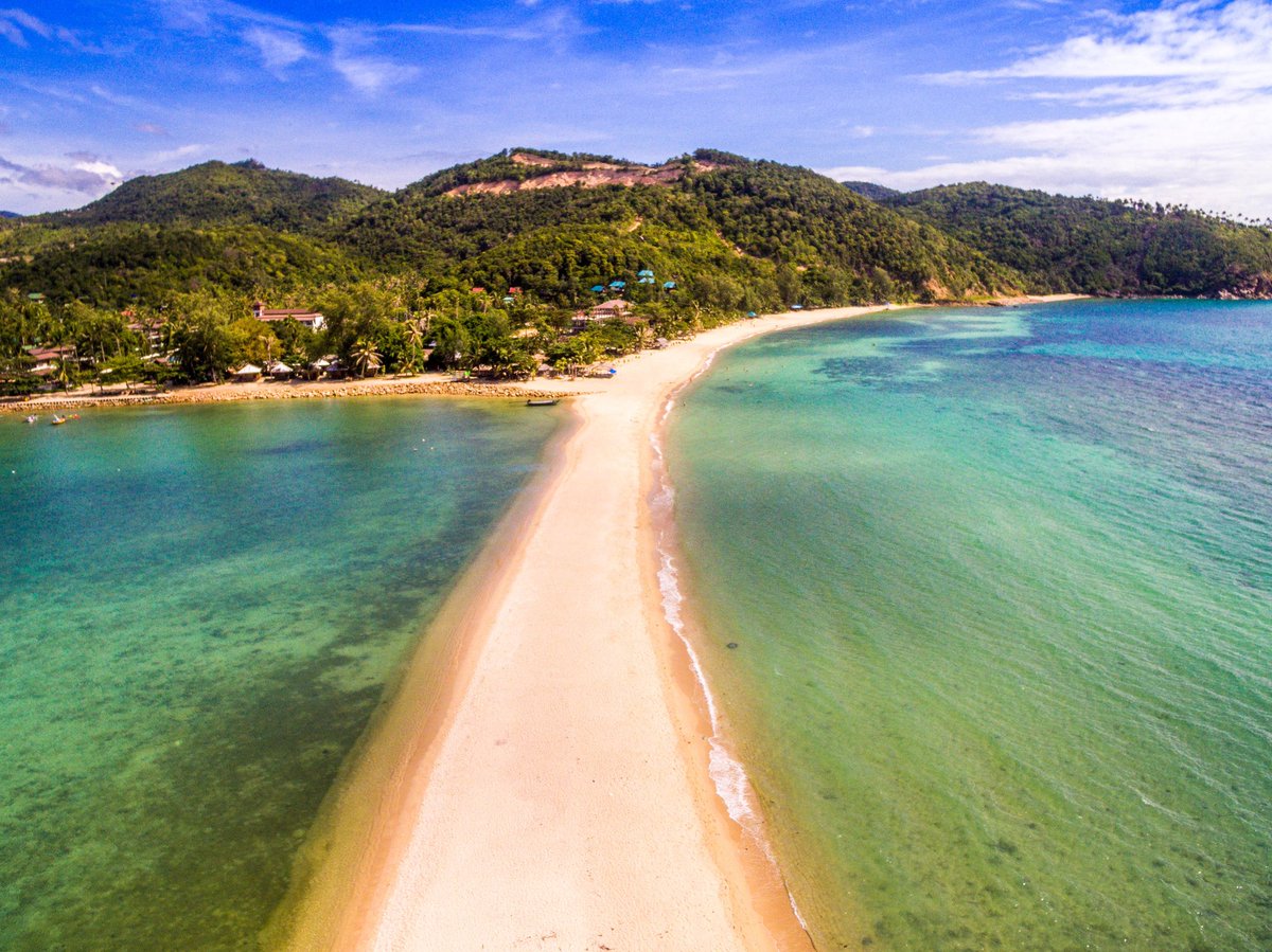 RoadLessAndy's tweet image. Mae Haad Beach. Koh Phangan, Thailand 😎 
#thailand #kohphangan #travelvlog #wanderlust #travel