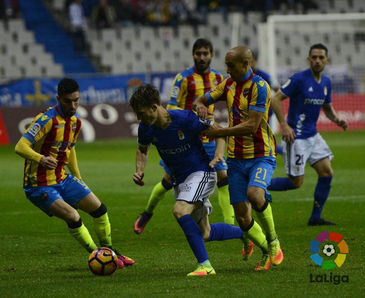 LaLiga's tweet photo. DESCANSO en #LaLiga123 ⏰

#RealOviedoLevante 0-0
#MallorcaSevillaAtlético 0-2 https://t.co/nmrc6gYMpW