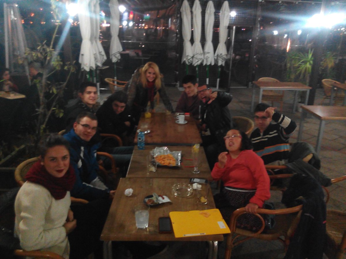 janireateca's tweet photo. @STLGorabide @jefairatxe pasando la tarde con mis chicos en el puerto deportivo!✌🙌 https://t.co/LOv5xwM7EE