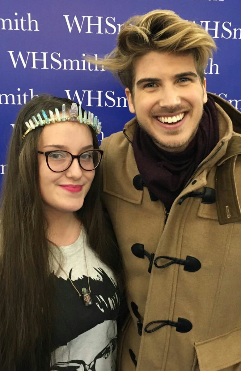 Carly Thompson tweet media