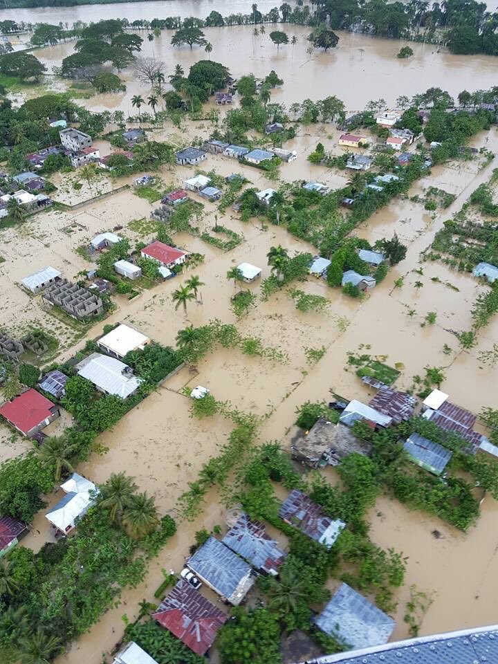 aisforalondraa's tweet photo. praying for my family and everyone in DR #prayforDR 🇩🇴❤️ https://t.co/Ec4G7dg0jD