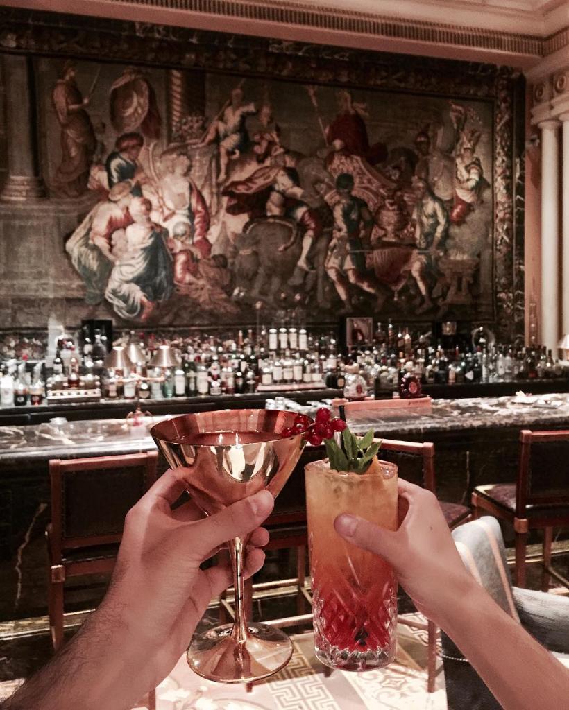 grandebretagne's tweet photo. No wonder why this #bar has been voted as the Best Hotel Bar in #Athens. #hotelgrandebretagne #alexandersbar (π·: @ kubilaysakarya). https://t.co/QQaiKKEy61