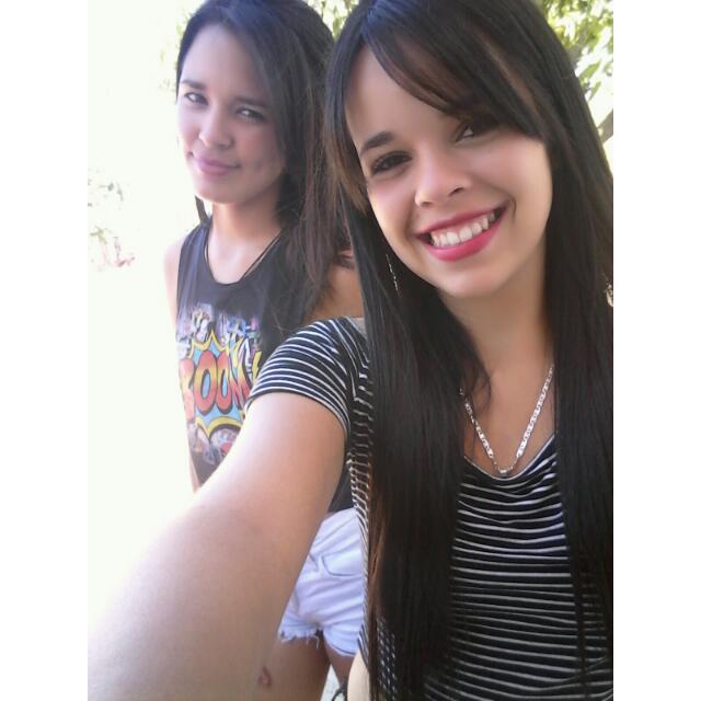 saRotelaok's tweet photo. -Cortadas con la misma tijera- 
#Prima https://t.co/i2detTbnIG