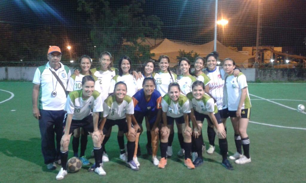 makundo's tweet photo. Las Féminas de Futsala de #Deforsa ganan 3-1 a Camino Real  y se ponen en camino de la clasificación en .@PancheraSport @franklinguitten https://t.co/mruoaZlcDe