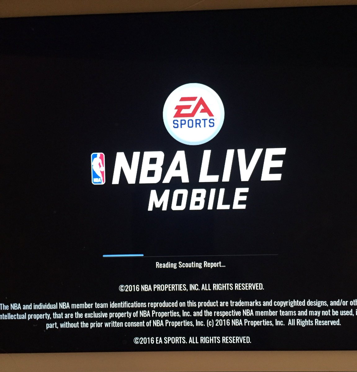 FluffsSports's tweet photo. @AskEASupport NBA Live Mobile has not loaded for me all morning. Stops here every time: https://t.co/mQjbDjCWL9