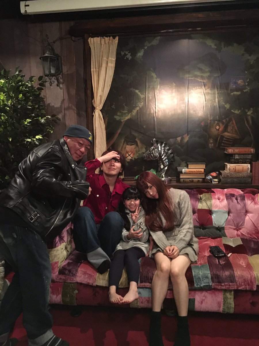 ワルサ Earth 50歳の誕生日プレゼントに さとしが 革ジャンを 買ってくれました 超 嬉しい 一生大切に着させて頂きます 今日は 素敵なタイミング なう ﾉ ありがとう