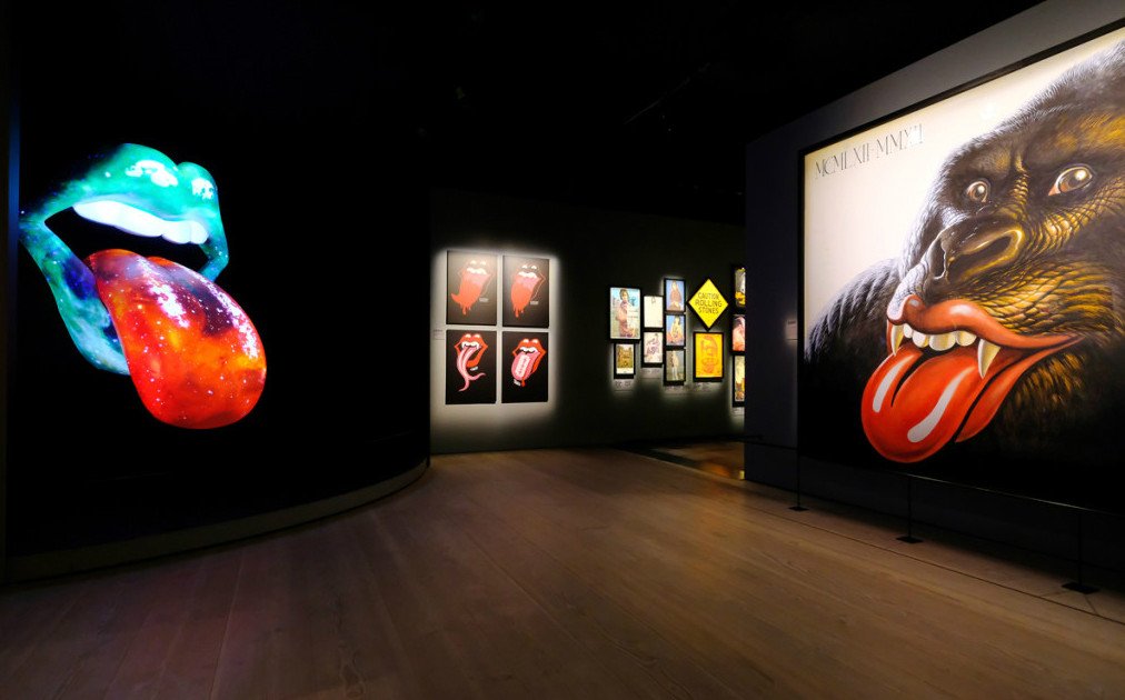 DigitalTrends's tweet photo. ‘It’s Only Rock ‘n Roll’: The Rolling Stones bring Exhibitionism to NYC https://t.co/T8V4G7FwUg https://t.co/On3n6Bs4HV