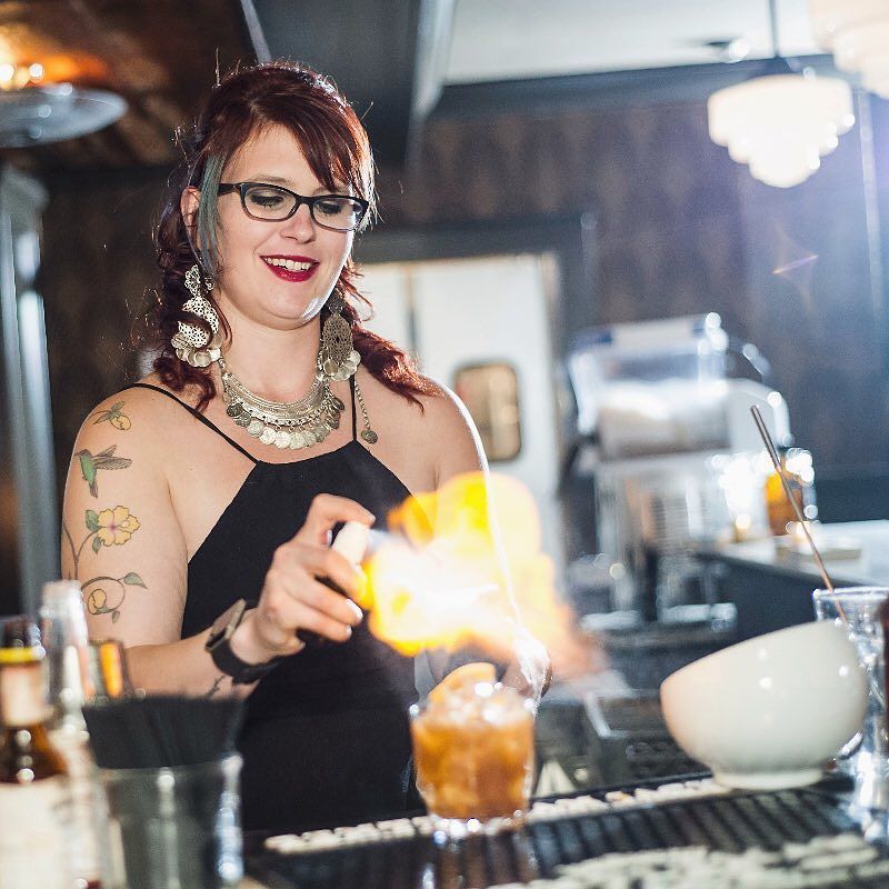 noremaCStudios's tweet photo. Joints aren't the only thing you can light up in Portland! #getlifted #mixologist #craftco… https://t.co/dSetvmUA8n https://t.co/gPZYJUbjYb