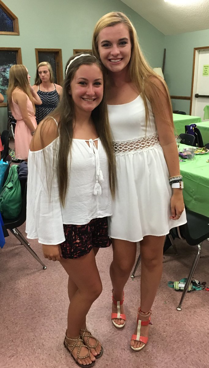 amandadenno8's tweet photo. CROCS!! happy birthday babe love u more than anything #cerforlife ππ»π https://t.co/6gwmzr5iZW
