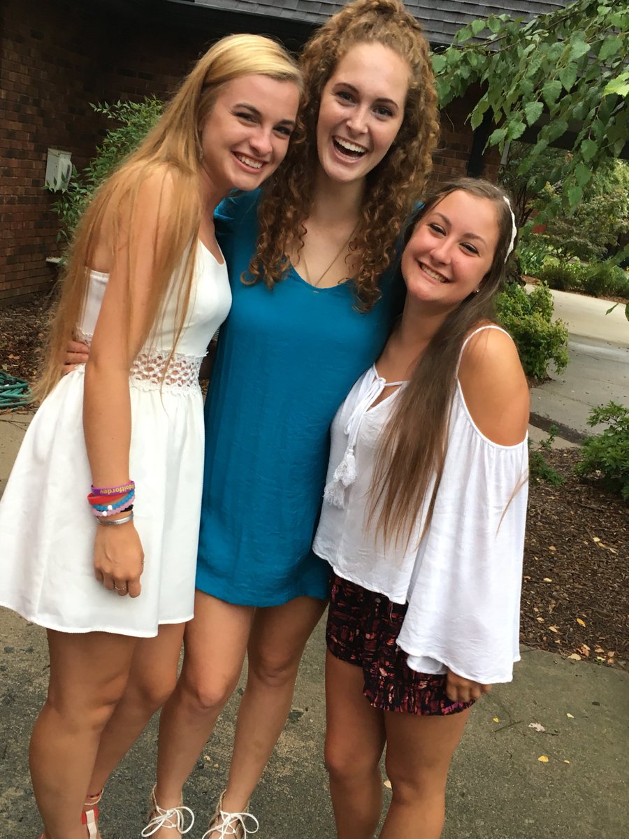 amandadenno8's tweet photo. CROCS!! happy birthday babe love u more than anything #cerforlife ππ»π https://t.co/6gwmzr5iZW